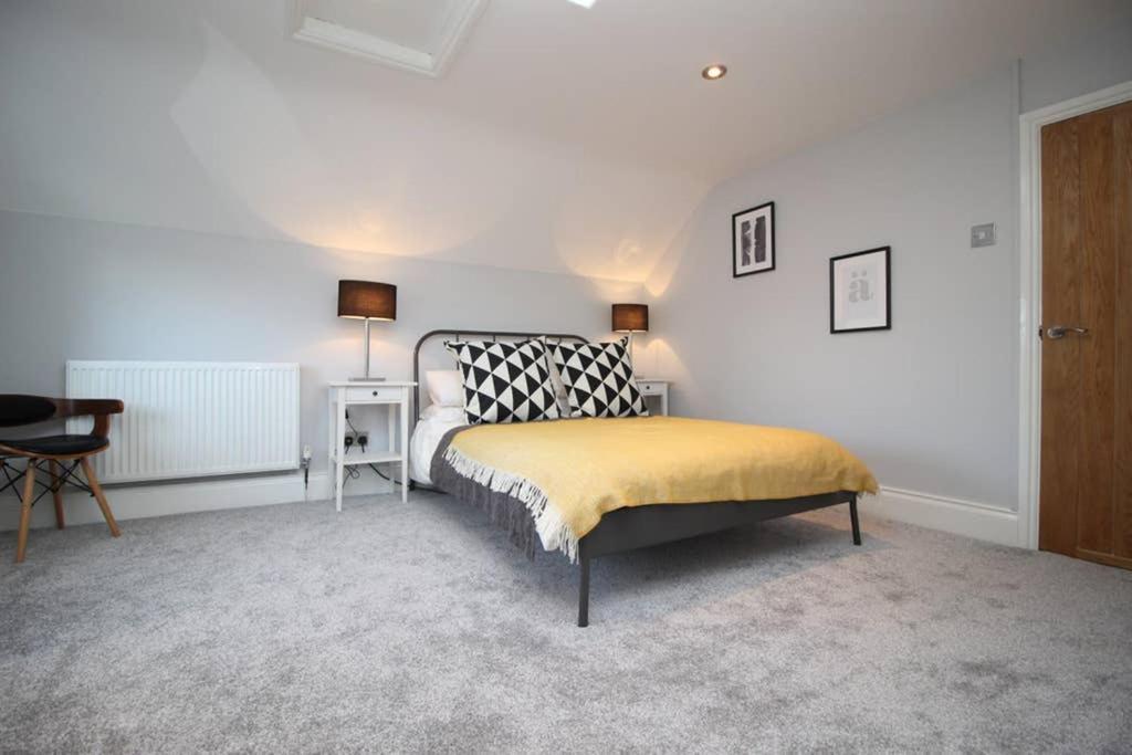 Belmore Place, Charming Mews House, Town Centre Casa de férias