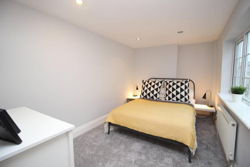Belmore Place, Charming Mews House, Town Centre * Cheltenham