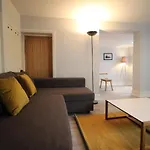 Belmore Place, Charming Mews House, Town Centre