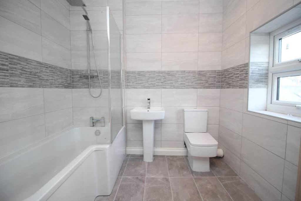 Belmore Place, Charming Mews House, Town Centre Holiday home *
