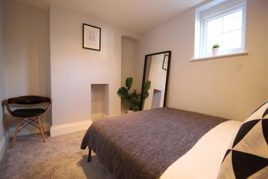 Belmore Place, Charming Mews House, Town Centre Holiday home *